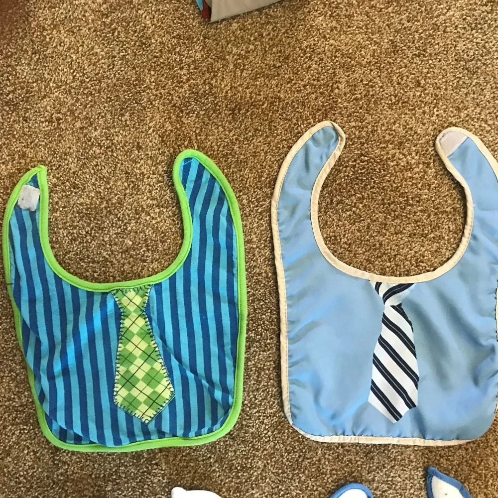 Bundle of 5 boy bibs